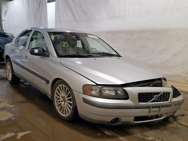 YV1RS53D822109448 - 2002 VOLVO S60 T5 SILVER photo 1