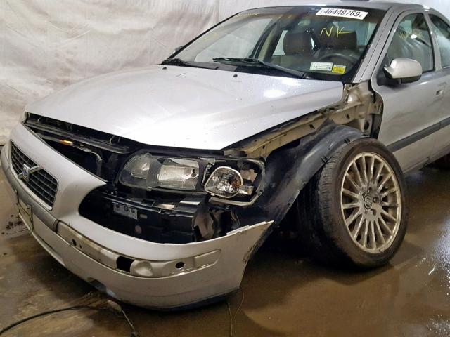 YV1RS53D822109448 - 2002 VOLVO S60 T5 SILVER photo 9