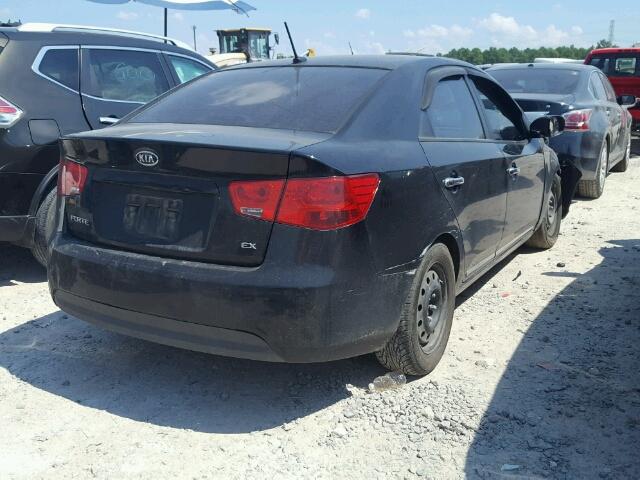 KNAFU4A27D5674058 - 2013 KIA FORTE EX BLACK photo 4