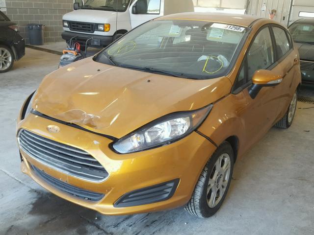 3FADP4EJ8GM114606 - 2016 FORD FIESTA SE GOLD photo 2