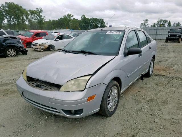 1FAFP34N46W116262 - 2006 FORD FOCUS ZX4 SILVER photo 2