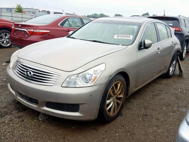 JNKCV61E09M010706 - 2009 INFINITI G37 BASE BEIGE photo 2