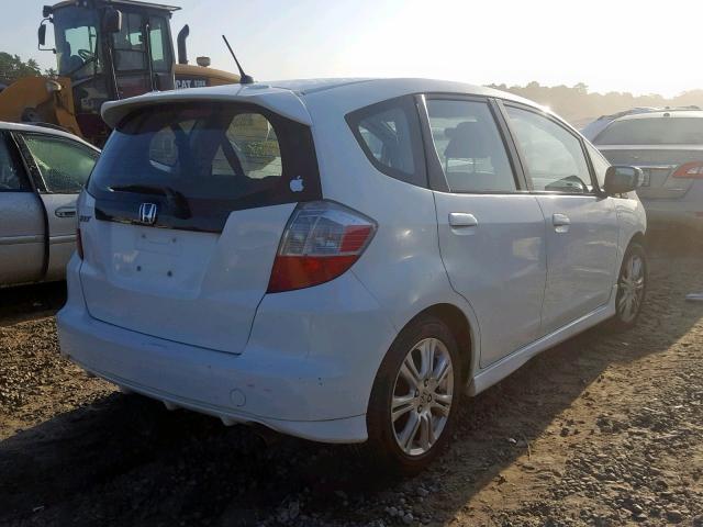 JHMGE88439C003894 - 2009 HONDA FIT SPORT WHITE photo 4