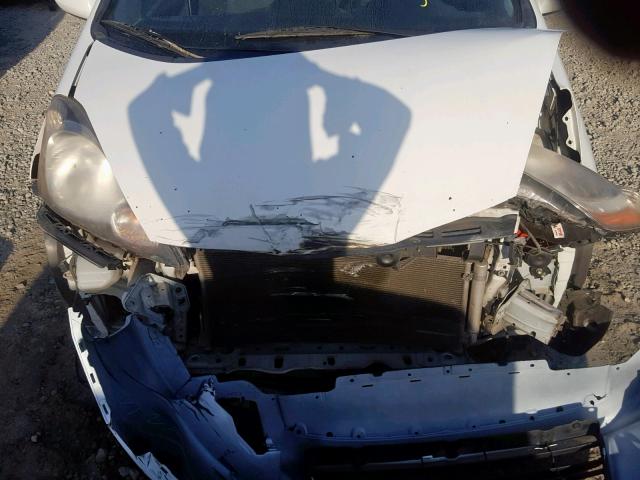 JHMGE88439C003894 - 2009 HONDA FIT SPORT WHITE photo 7