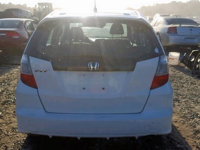 JHMGE88439C003894 - 2009 HONDA FIT SPORT WHITE photo 9