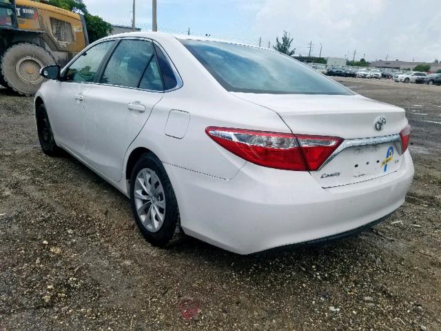 4T4BF1FK9FR490317 - 2015 TOYOTA CAMRY LE WHITE photo 3