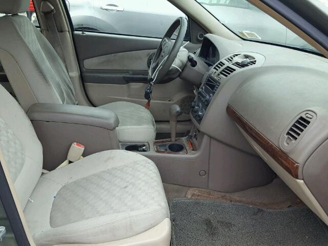 1G1ZT52855F233562 - 2005 CHEVROLET MALIBU LS GREEN photo 5