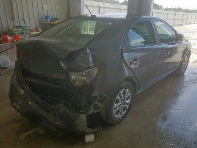 KNAFU4A24D5731123 - 2013 KIA FORTE EX GRAY photo 4