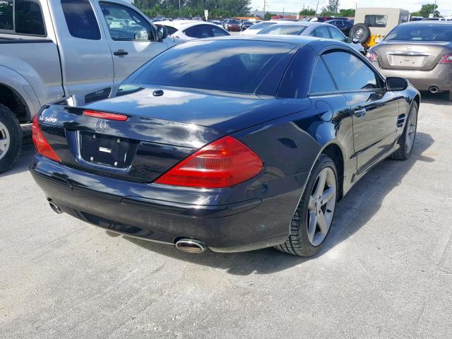 WDBSK75F95F095900 - 2005 MERCEDES-BENZ SL 500 BLACK photo 4