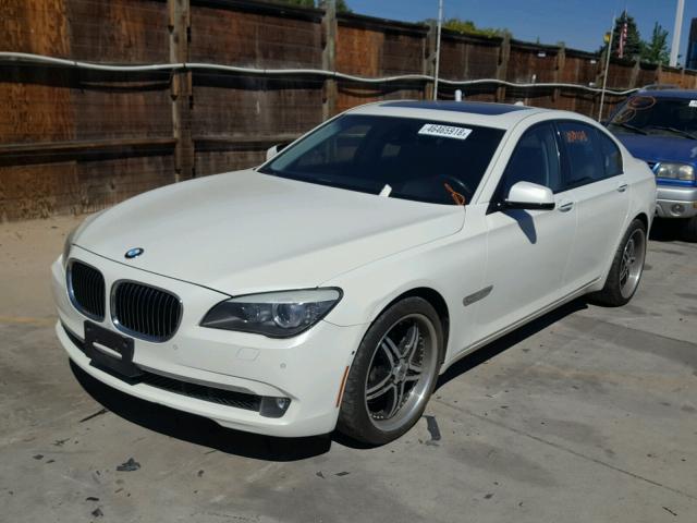 WBAKA83539CY34185 - 2009 BMW 750 I WHITE photo 2