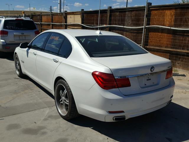 WBAKA83539CY34185 - 2009 BMW 750 I WHITE photo 3