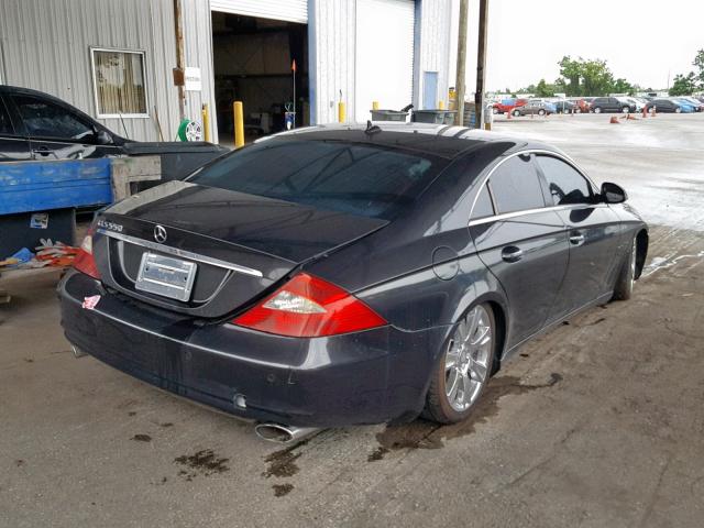 WDDDJ72X48A133423 - 2008 MERCEDES-BENZ CLS 550 BLACK photo 4