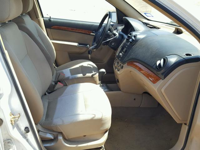 KL1TD56617B055900 - 2007 CHEVROLET AVEO BASE Weiß Foto 5