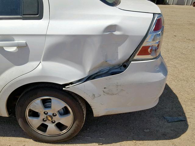 KL1TD56617B055900 - 2007 CHEVROLET AVEO BASE Weiß Foto 9