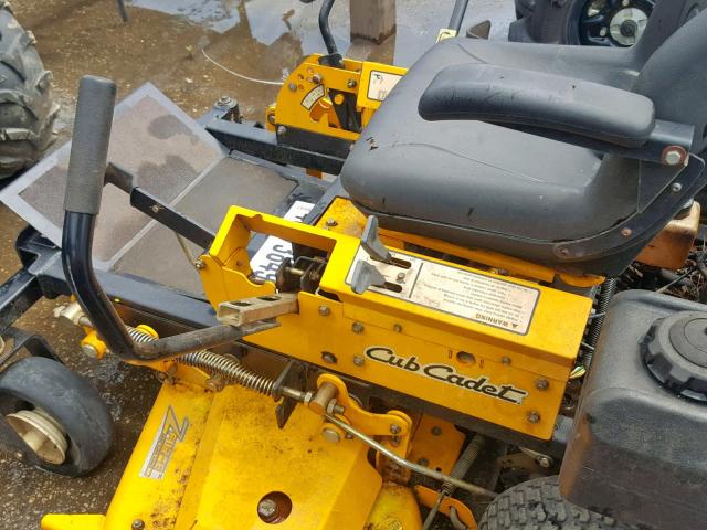 2B206Z82020 - 2006 CUB LAWN MOWER YELLOW photo 8