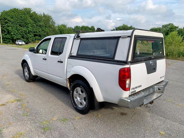 1N6AD07WX8C442097 - 2008 NISSAN FRONTIER C WHITE photo 3