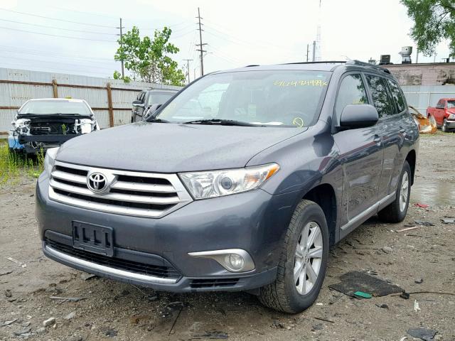 5TDBK3EH7BS067570 - 2011 TOYOTA HIGHLANDER BLUE photo 2