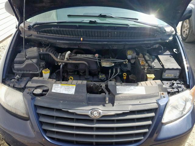 1C4GP45R95B339361 - 2005 CHRYSLER TOWN & COU BLUE photo 7