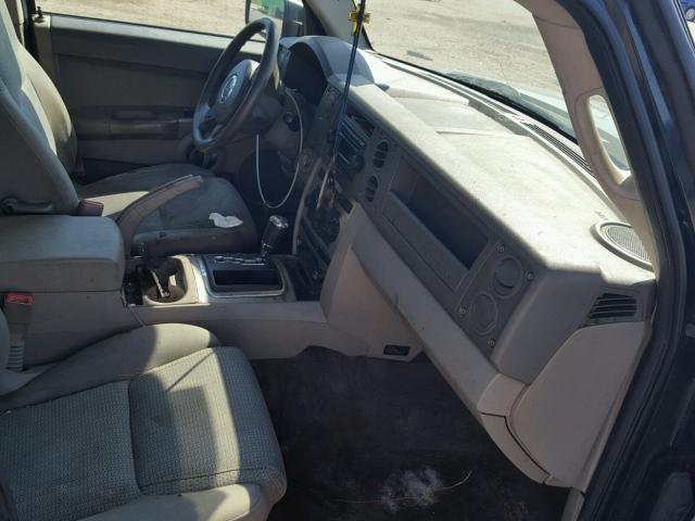 1J8HG48K76C338264 - 2006 JEEP COMMANDER BLACK photo 5