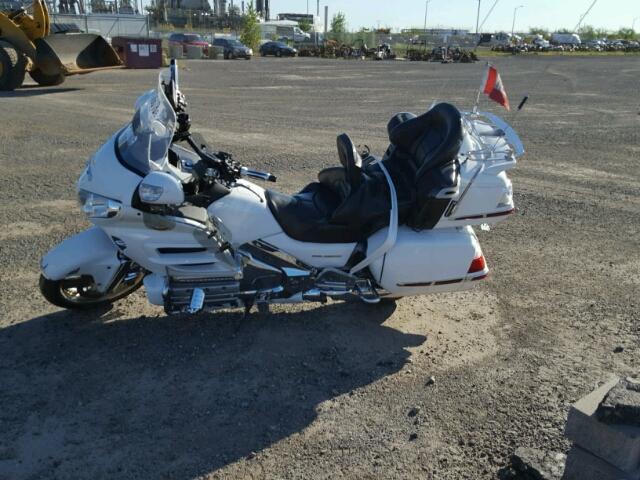 1HFSC47526A500159 - 2006 HONDA GL1800 A WHITE photo 10