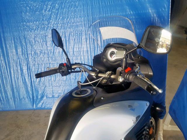 JS1VP56A3E2100131 - 2014 SUZUKI DL650 A WHITE photo 5