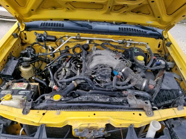 5N1ED28T72C565895 - 2002 NISSAN XTERRA XE YELLOW photo 7