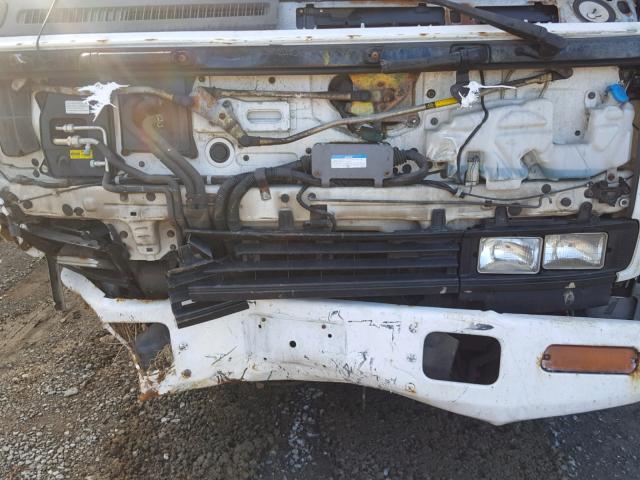 J8BF5C13047700207 - 2004 CHEVROLET TILT MASTE WHITE photo 7