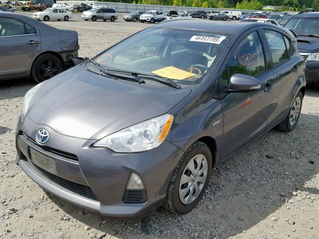 JTDKDTB35E1567988 - 2014 TOYOTA PRIUS C GRAY photo 2