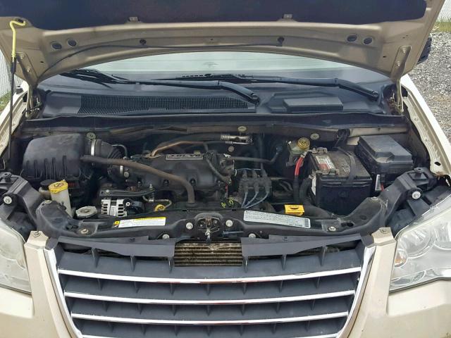 2A4RR5D12AR386791 - 2010 CHRYSLER TOWN & COU GOLD photo 7