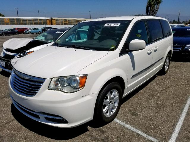 2A4RR5DG5BR702934 - 2011 CHRYSLER TOWN & COU WHITE photo 2