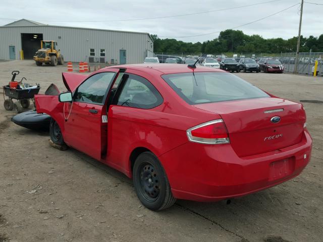 1FAHP32N08W174612 - 2008 FORD FOCUS S/SE RED photo 3