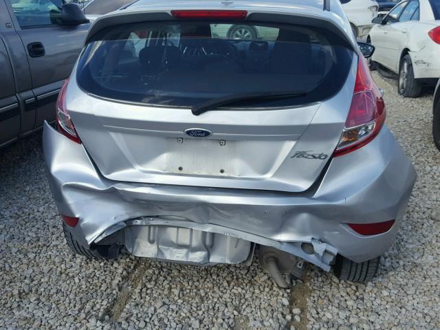 3FADP4TJ0GM136473 - 2016 FORD FIESTA S SILVER photo 9