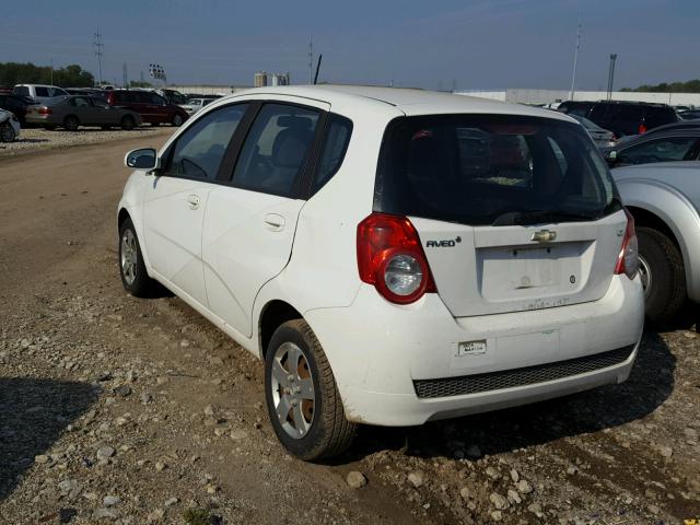 KL1TD6DE1AB111325 - 2010 CHEVROLET AVEO LS WHITE photo 3