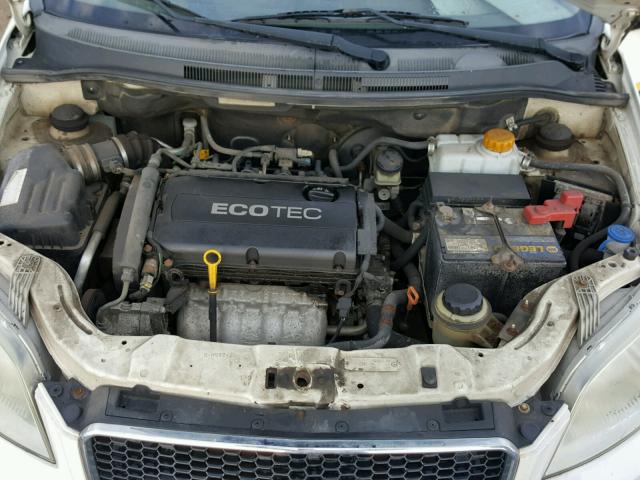 KL1TD6DE1AB111325 - 2010 CHEVROLET AVEO LS WHITE photo 7