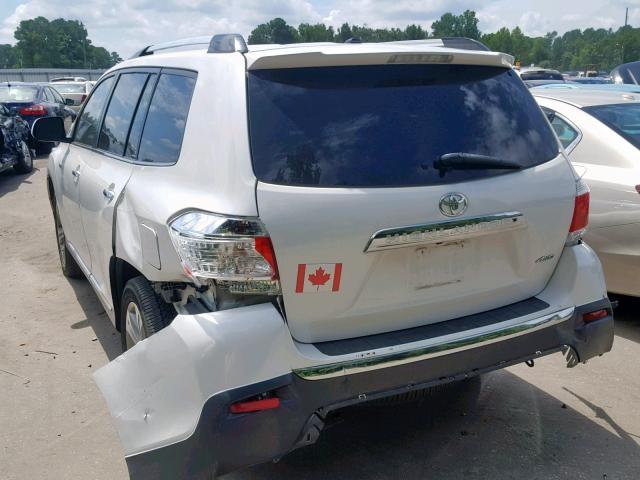 5TDDK3EH1DS224196 - 2013 TOYOTA HIGHLANDER WHITE photo 3