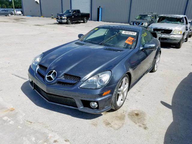 WDBWK5EA8BF241578 - 2011 MERCEDES-BENZ SLK 300 CHARCOAL photo 2