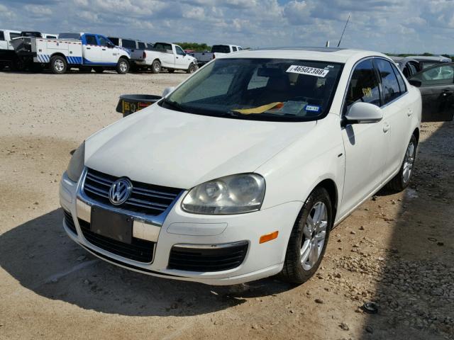 3VWEF71K27M122229 - 2007 VOLKSWAGEN JETTA WOLF WHITE photo 2