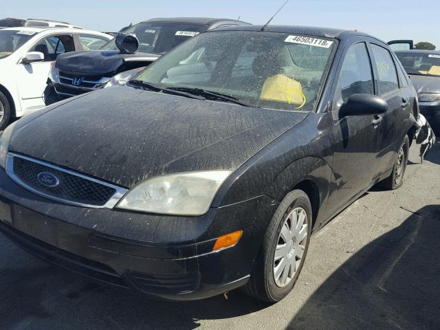 1FAFP34N95W268858 - 2005 FORD FOCUS ZX4 BLACK photo 2