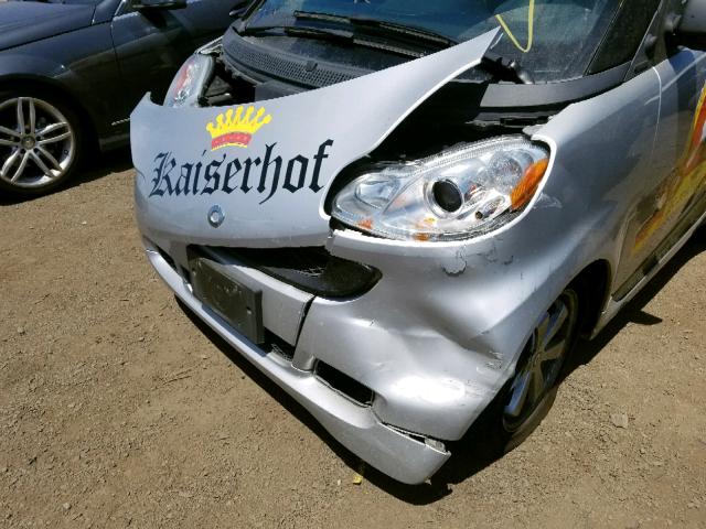 WMEEK3BA9CK529576 - 2012 SMART FORTWO PAS 银色 照片 9