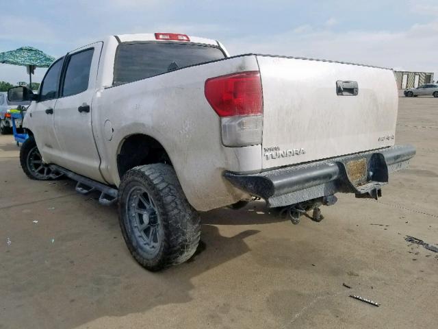 5TFDW5F11BX206595 - 2011 TOYOTA TUNDRA CRE WHITE photo 3