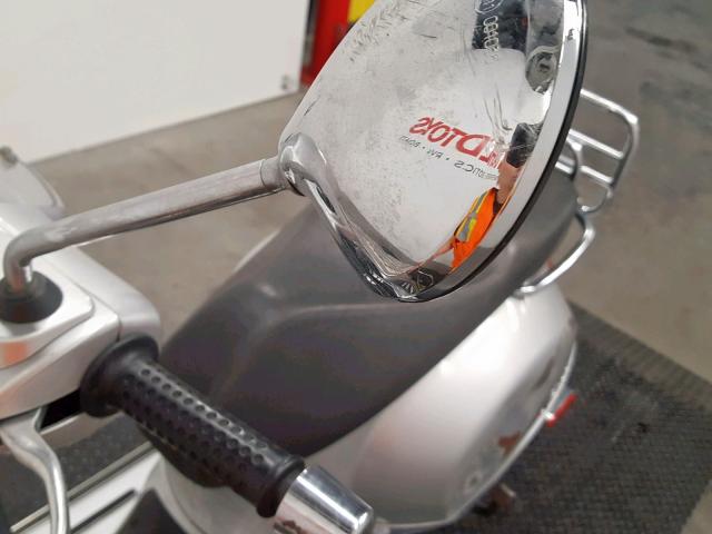 ZAPM459L195009482 - 2009 VESPA GTS 250 SILVER photo 12