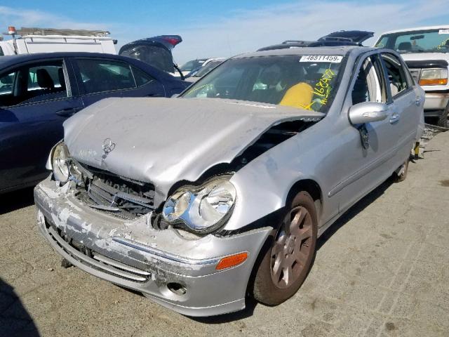 WDBRF61J45F572532 - 2005 MERCEDES-BENZ C 240 SILVER photo 2