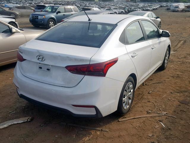 3KPC24A31KE040394 - 2019 HYUNDAI ACCENT SE WHITE photo 4