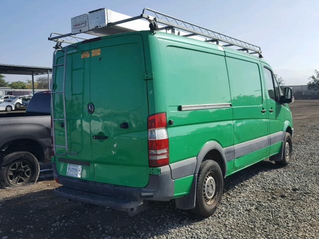 WD3PE7CCXB5567072 - 2011 MERCEDES-BENZ SPRINTER 2 GREEN photo 4