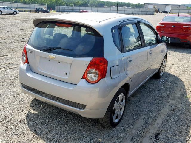 KL1TG6DEXAB114411 - 2010 CHEVROLET AVEO LT SILVER photo 4