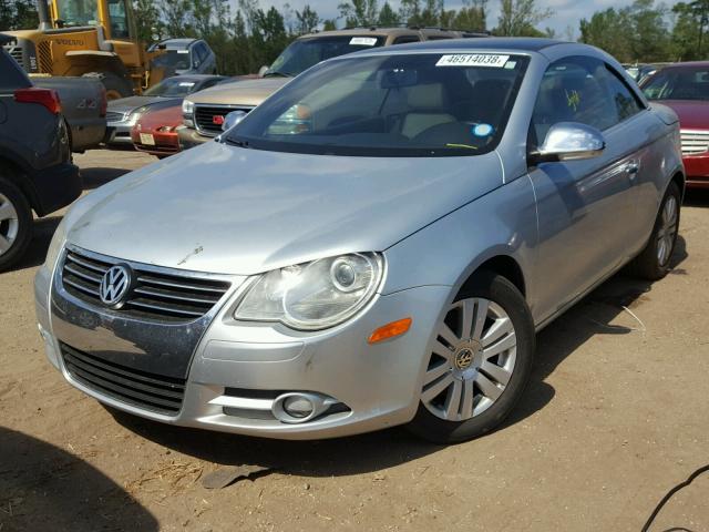 WVWBA71F47V008844 - 2007 VOLKSWAGEN EOS 2.0T SILVER photo 2