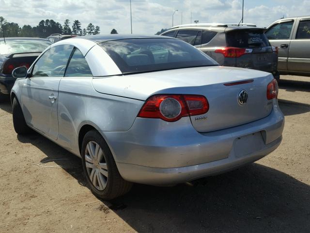 WVWBA71F47V008844 - 2007 VOLKSWAGEN EOS 2.0T SILVER photo 3