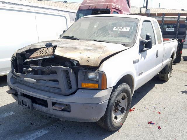 1FTWX30P35EA59672 - 2005 FORD F350 SRW S WHITE photo 2