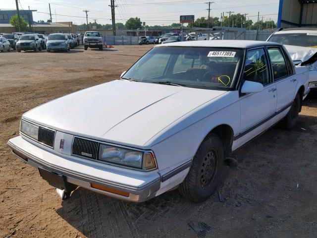 1G3HN54C3K1831236 - 1989 OLDSMOBILE DELTA 88 R WHITE photo 2