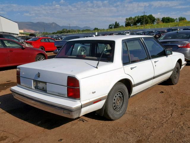 1G3HN54C3K1831236 - 1989 OLDSMOBILE DELTA 88 R WHITE photo 4